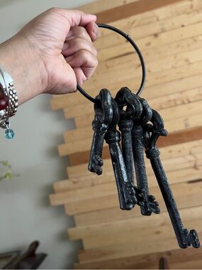 Dark Cast Iron Vintage Style Rustic Jailer’s Church Key on Ring Home Decoration